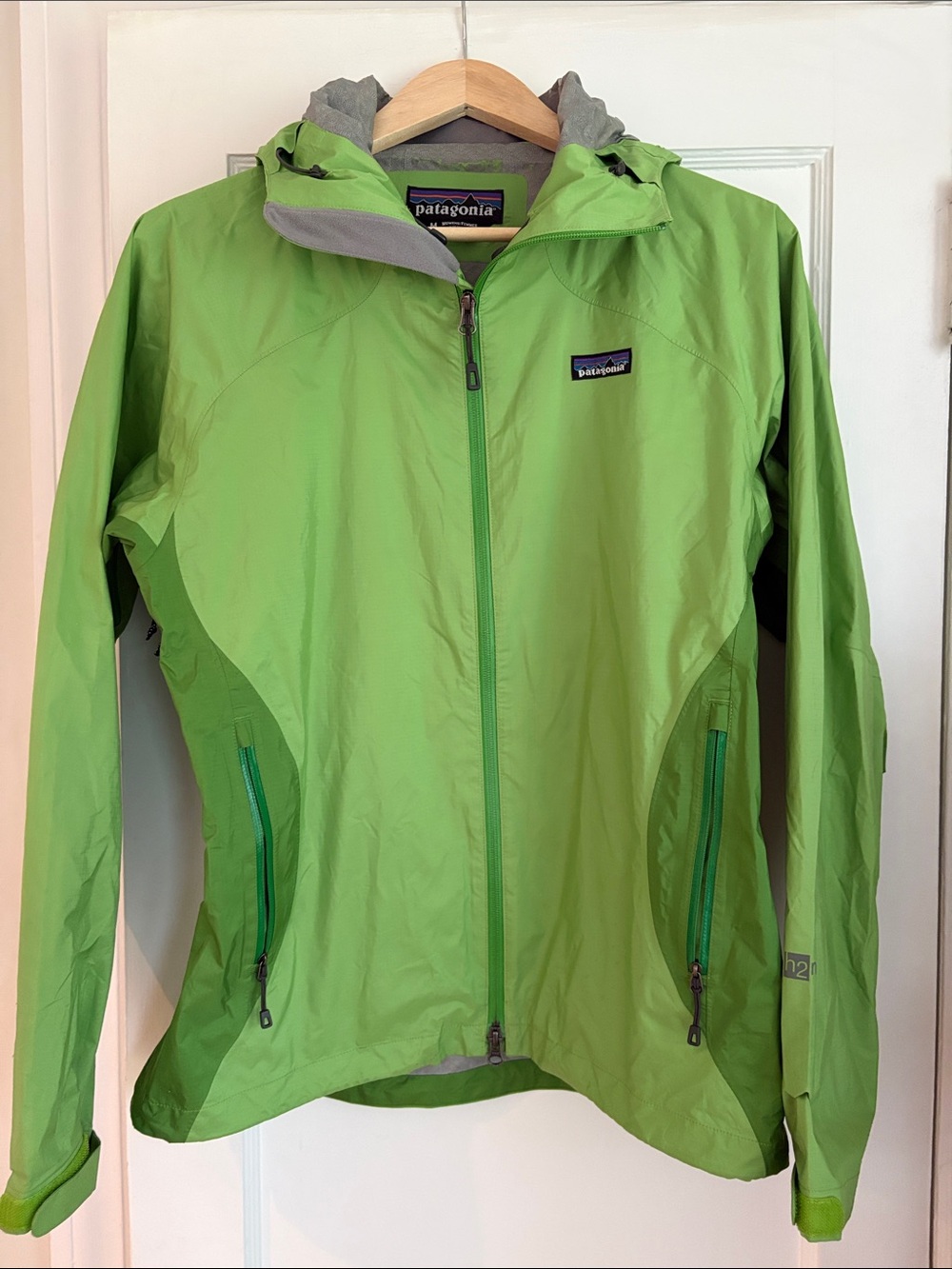Patagonia Women’s M Rainjacket